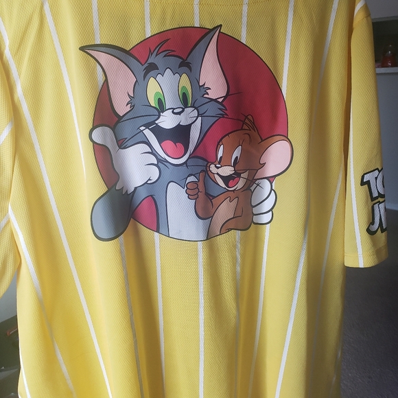 3X Tom and Jerry Yellow Jersey button up - Picture 4 of 5